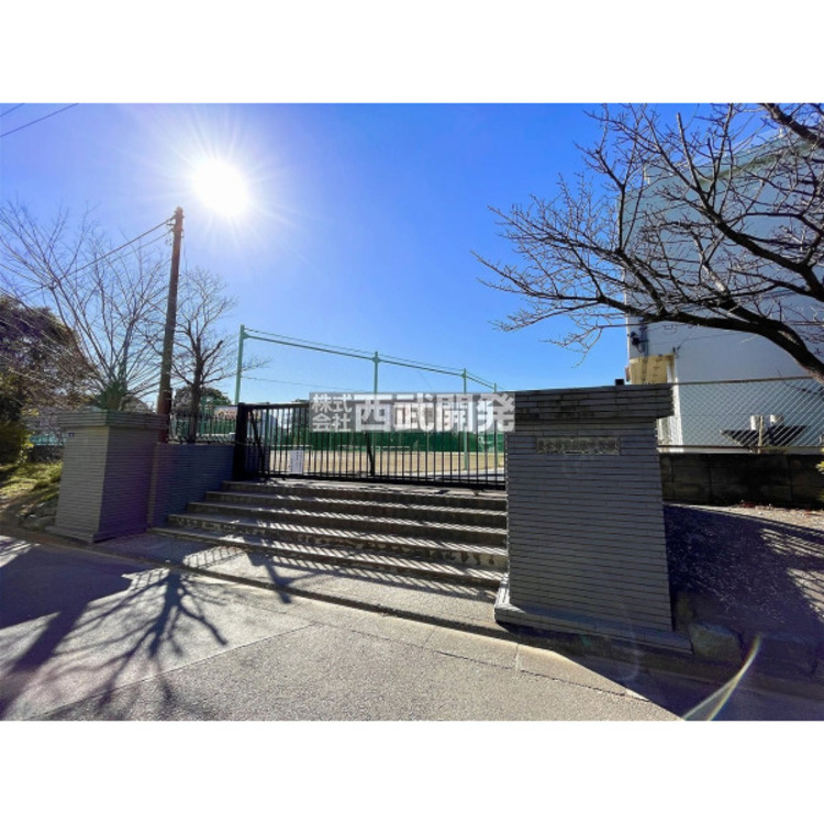 周辺 志木市立志木中学校(約220m)