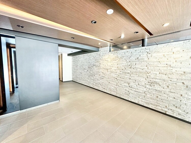 その他 上質感漂う玄関アプローチです。