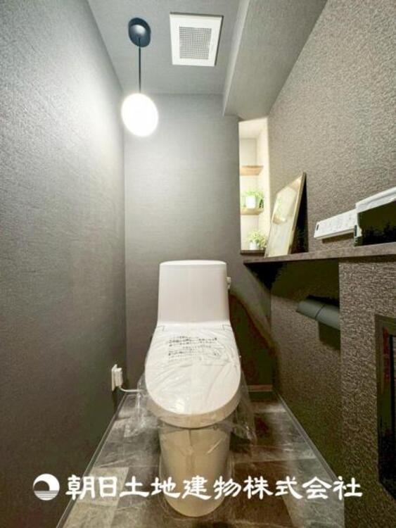 トイレ 【トイレ】大切な1人時間。寛ぎだけではない、快適な生活を送る為に必要なもの。毎日使う場所だから、より快適な空間に仕上げられています。