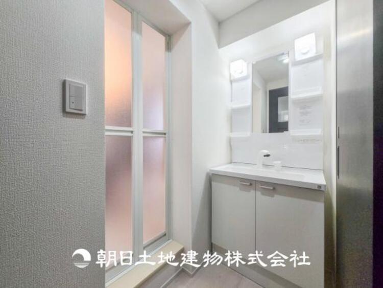 洗面 【洗面化粧台】慌ただしい1日が始まり、充実した1日の終わりを締めくくる洗面所。
