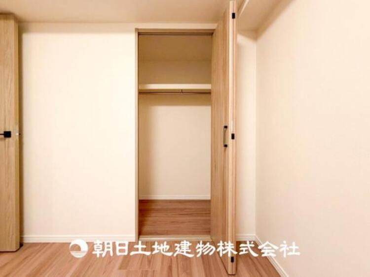 収納 【収納】シンプルかつ洗練されたデザインの収納スペース。