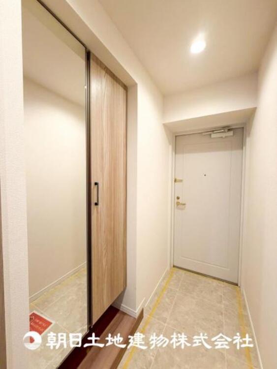 その他 【玄関】大切な家族、お客様をお迎えする玄関は住宅の入口。仕事が終わって疲れた日でも、あなたを受け入れてくれます。