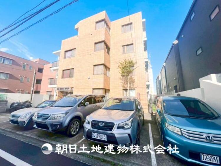 外観 【外観写真】表現された空間はたくさんの光を浴び、風を感じ、暮らしの時間を豊かにしてくれます。デザインされた空間と競い合うかのような充実した建物と共に大切な家族の思い出を刻んでいきます。