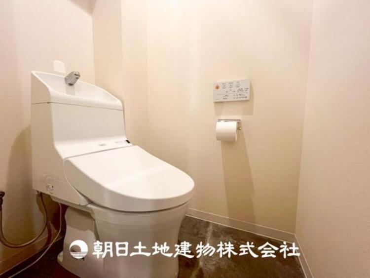 トイレ 【トイレ】大切な1人時間。寛ぎだけではない、快適な生活を送る為に必要なもの。毎日使う場所だから、より快適な空間に仕上げられています。