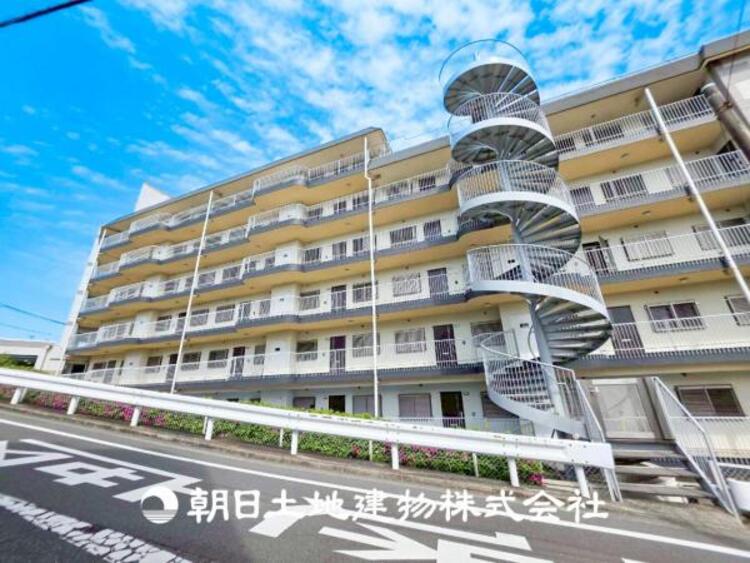 外観 【外観写真】デザインされた空間と充実した建物と共に大切な家族の思い出を刻んでいきます。