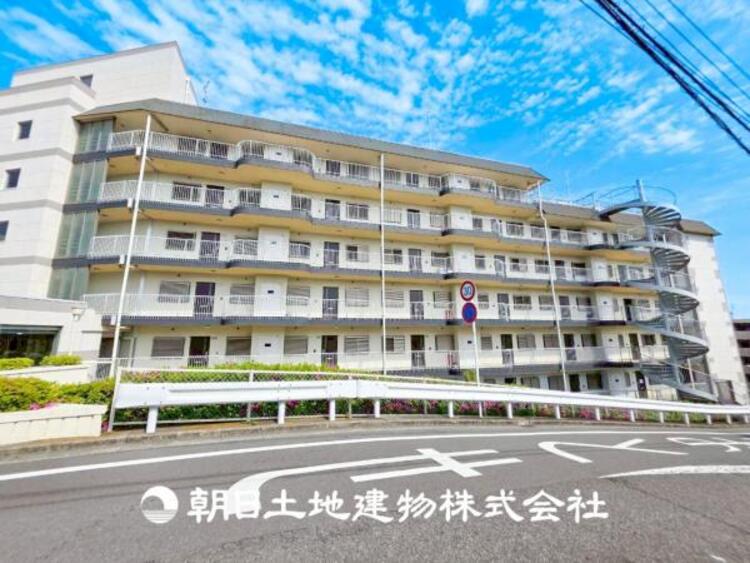 外観 【外観写真】自然素材を活かした外観が魅力のナチュラルテイストな住宅。周囲の景観と調和し、心地よい暮らしを提供します。