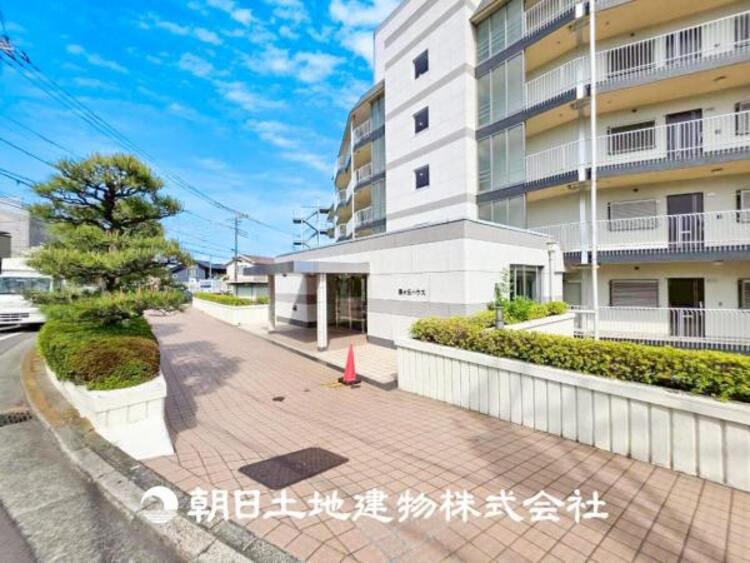 外観 【外観写真】温かい太陽を感じる事ができるのは、目の前に遮るものが無いから。彼方に広がる風景が絵画のように広がります。