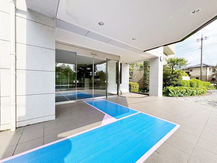 エントランス 外と内をつなぐエントランスは、まさに顔となる場所。