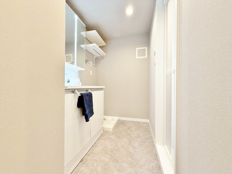 洗面 清潔感と心地よさを重視した、上質感漂うパウダールーム。