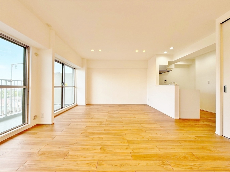 居間 居心地の良い空気感は、暮らしのステージを彩り、心からのやすらぎと満足感を与えてくれます。