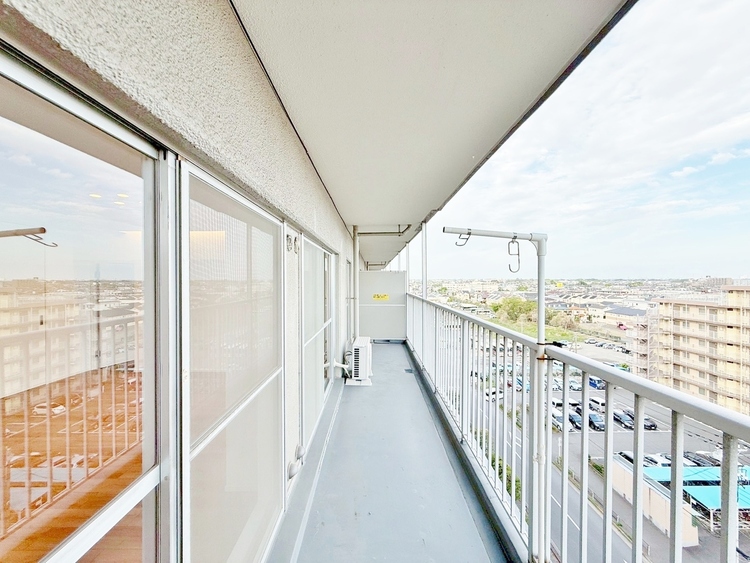 バルコニー 暮らしの中で、光と風を演出してくれるバルコニー。