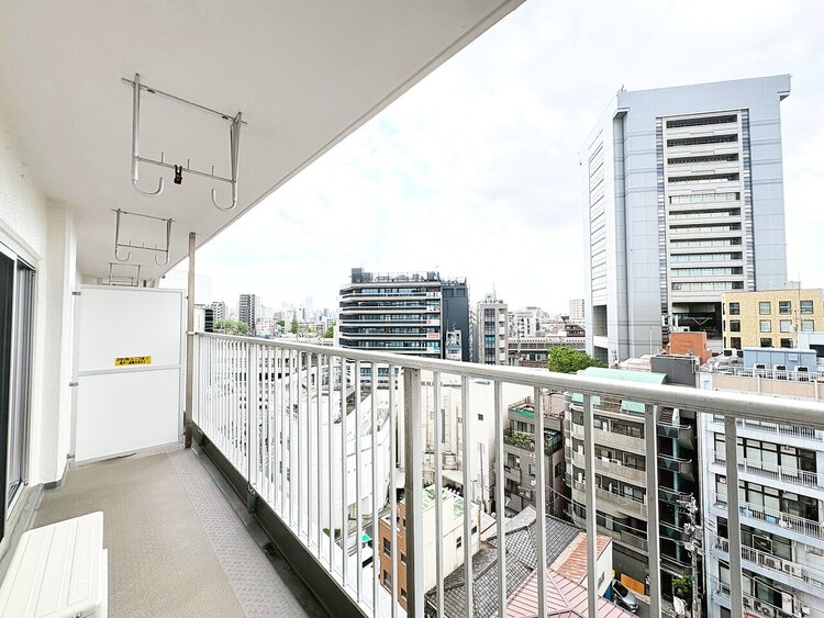 バルコニー 暮らしの中で、光と風を演出してくれるバルコニー。