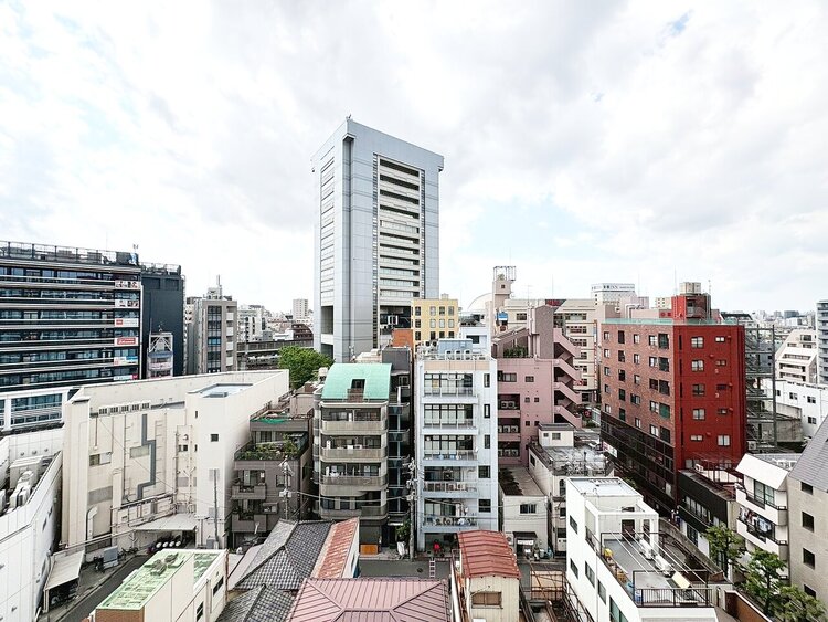 バルコニー 頬をなでる、優しい風を感じることが出来ます。