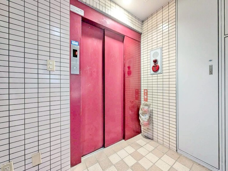 設備 エレベーターの管理も、きちんと行き届いてます。