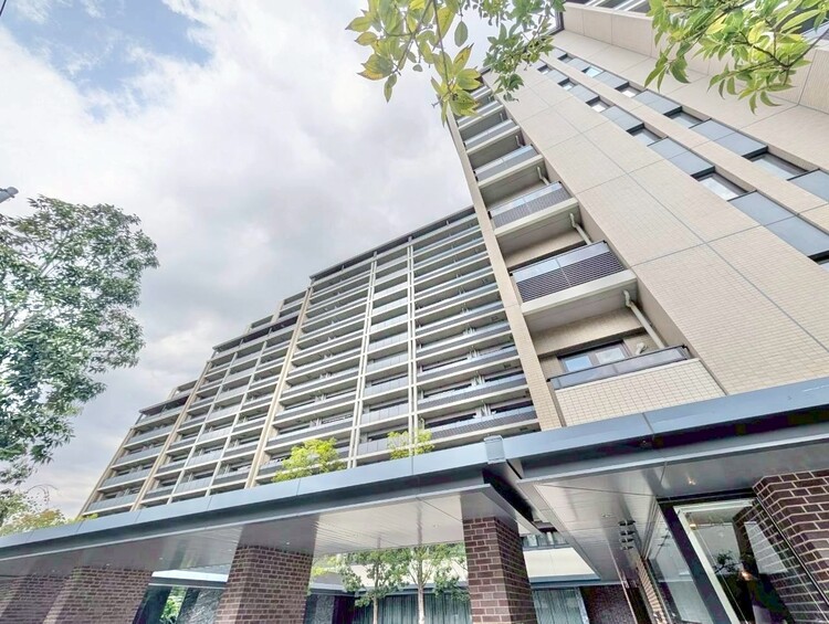 外観 現地に足をお運びいただいた際には、周辺散策などをお勧めいたします。