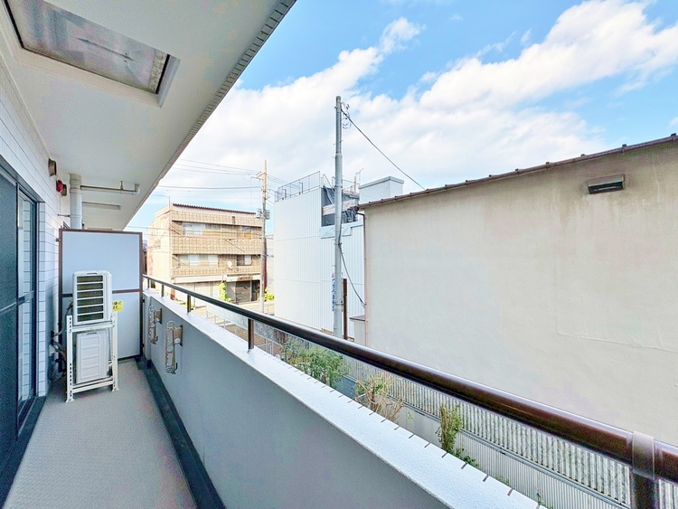 バルコニー 頬をなでる、優しい風を感じることが出来ます。