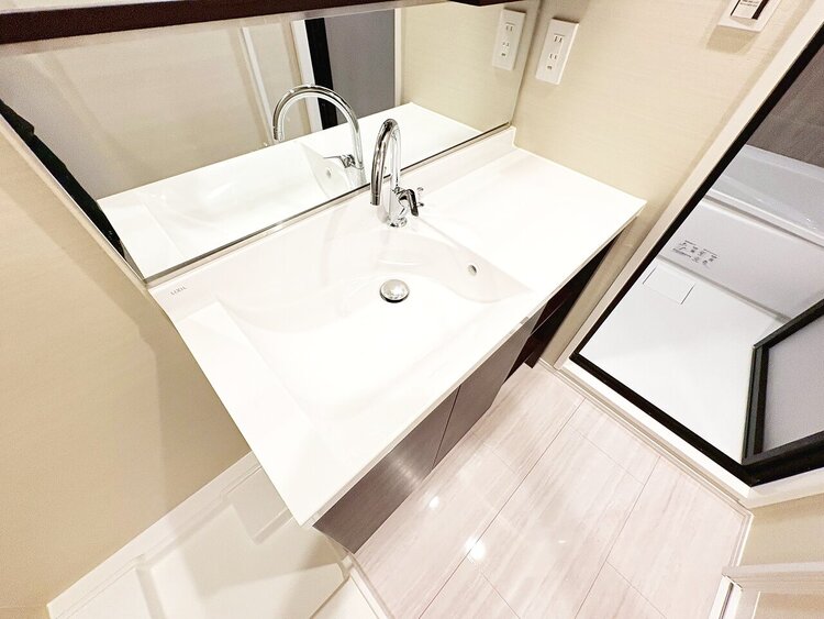 洗面 何かと物が増える場所だからこそ、スッキリと見映えの良い空間に。