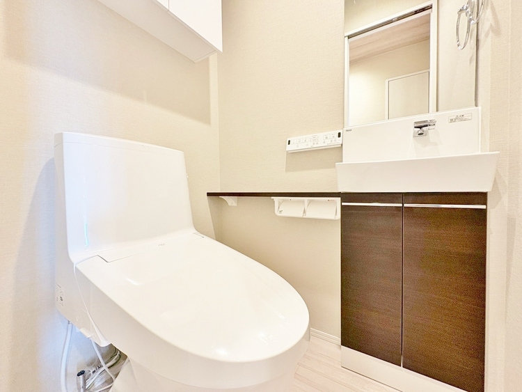 トイレ 暮らしの中のさりげないひとときの快適さにも、こだわりを、持って設備を配しております。