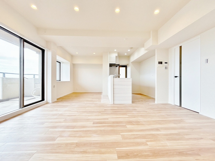 居間 居心地の良い空気感は、暮らしのステージを彩り、心からのやすらぎと満足感を与えてくれます。