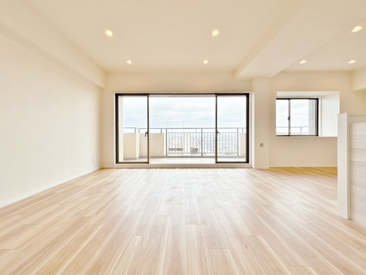 居間 飾り過ぎないシンプルな内装と偏り過ぎないデザインで統一しました。