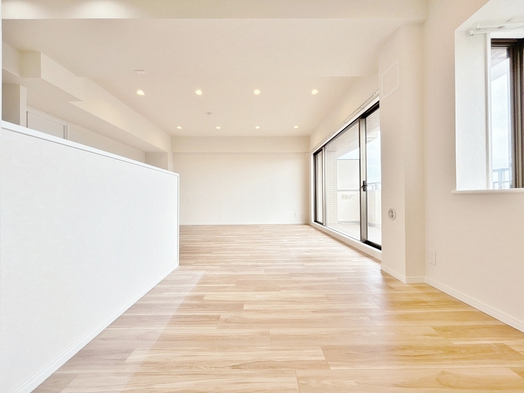 居間 快適に過ごす毎日を求めて、暮らしの中でご自身の「マイホーム」に創り上げてください。