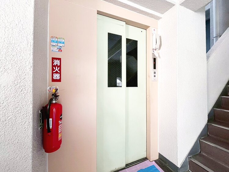 設備 エレベーターの管理も、きちんと行き届いてます。