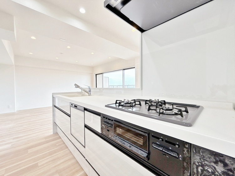 キッチン 洗練されたスタイリッシュなデザイン性と使いやすさを備えた仕様。