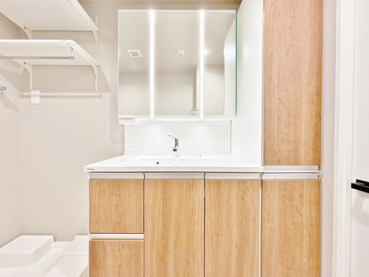 洗面 何かと物が増える場所だからこそ、スッキリと見映えの良い空間に。