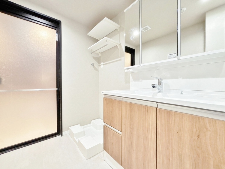 洗面 清潔感と心地よさを重視した、上質感漂うパウダールーム。