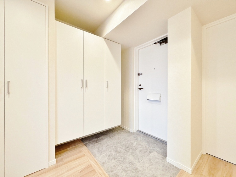 玄関 シューズボックスを完備した玄関です。