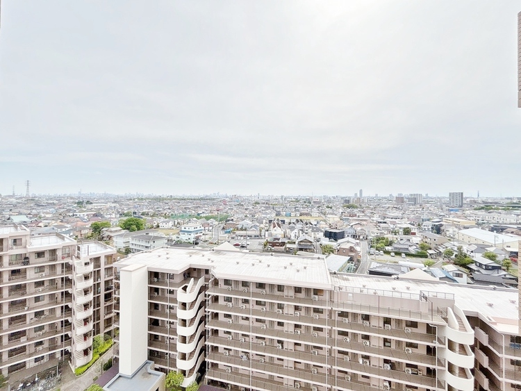 バルコニー 頬をなでる、優しい風を感じることが出来ます。