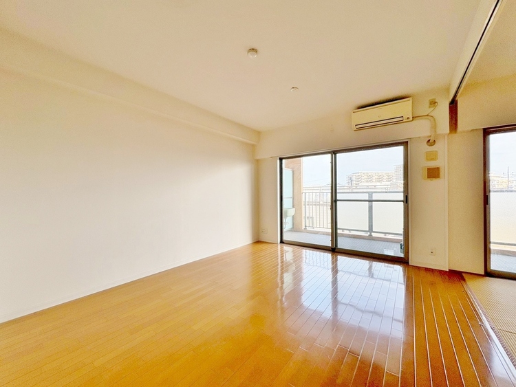 居間 豊かな居住性と、安心感を満たすクオリティが見事に調和した住空間。