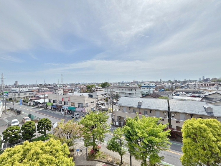 バルコニー 頬をなでる、優しい風を感じることが出来ます。