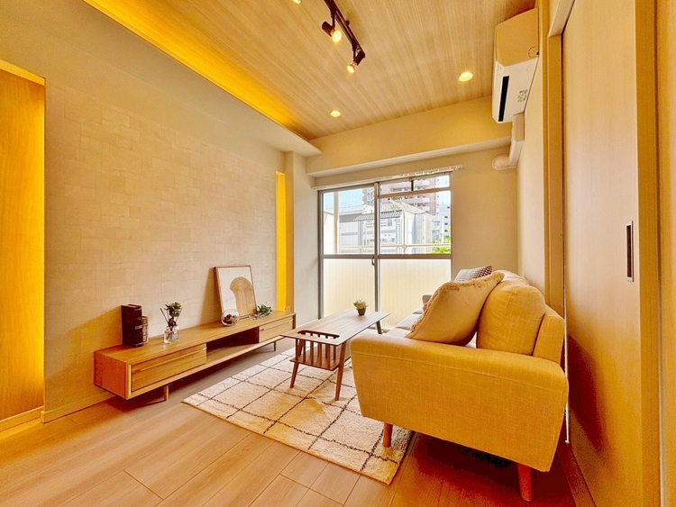 居間 快適に過ごす毎日を求めて、暮らしの中でご自身の「マイホーム」に創り上げてください。