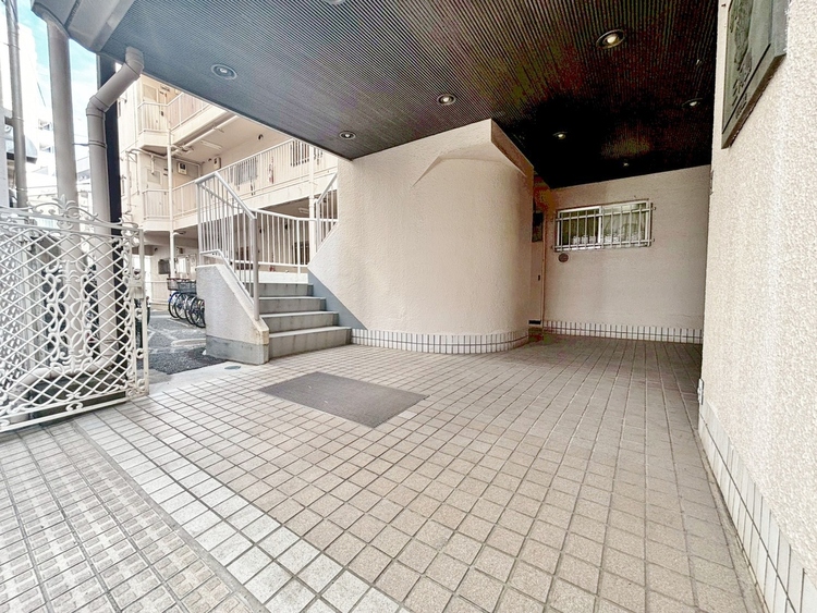 エントランス エントランスは、毎日の行き帰りで使う大事な空間です。