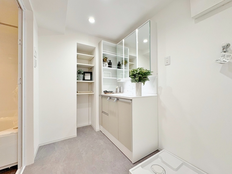 洗面 清潔感と心地よさを重視した、上質感漂うパウダールーム。