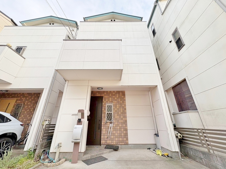 外観 資料には掲載していない情報が、現地にはたくさんあります。是非一度、現地をご確認ください。