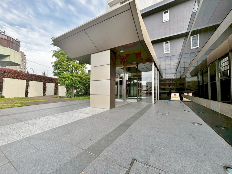 エントランス 外と内をつなぐエントランスは、まさに顔となる場所。