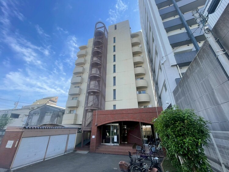 外観 資料には掲載していない情報が、現地にはたくさんあります。是非一度、現地をご確認ください。