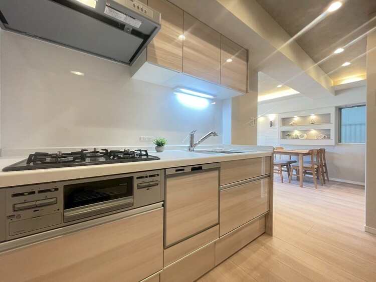 キッチン 洗練されたスタイリッシュなデザイン性と使いやすさを備えた仕様。