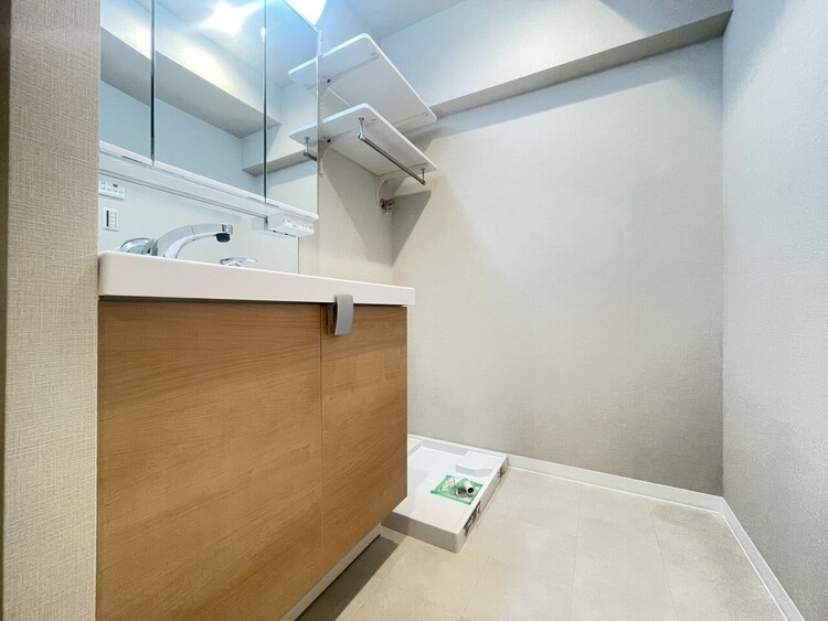 洗面 清潔感と心地よさを重視した、上質感漂うパウダールーム。