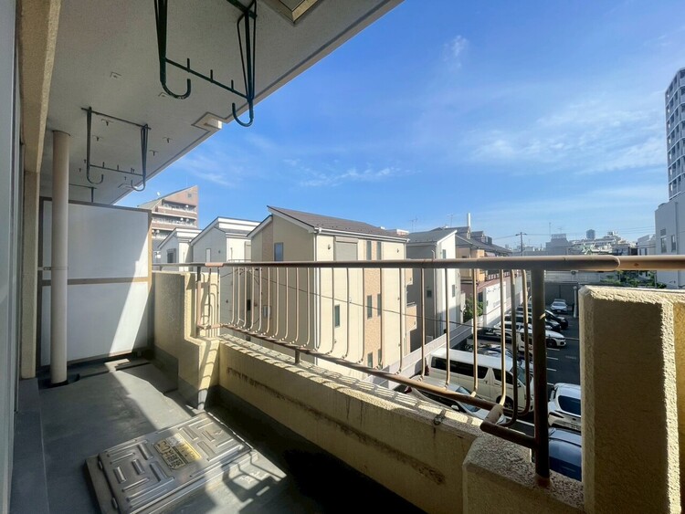 バルコニー 頬をなでる、優しい風を感じることが出来ます。