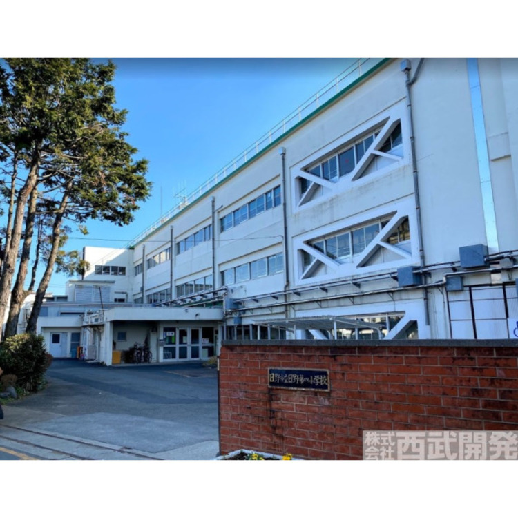 周辺 第四小学校(約800m)