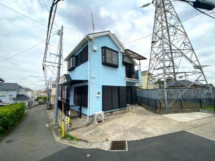 外観 凛とした表情を見せる外観は時の移り変わりの中で様々な表情を見せてくれます。