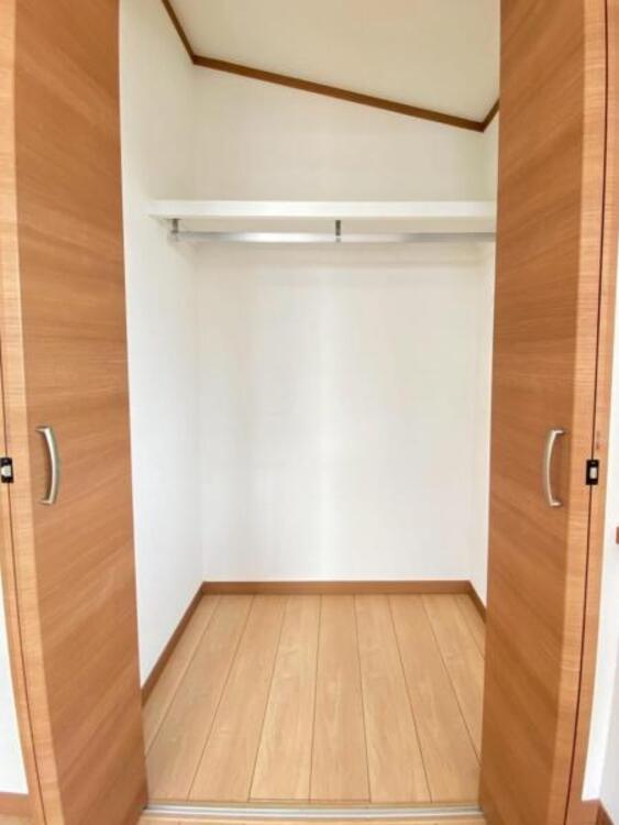 収納 洋服ダンスなどを置く必要がないのでお部屋を広く使えます。