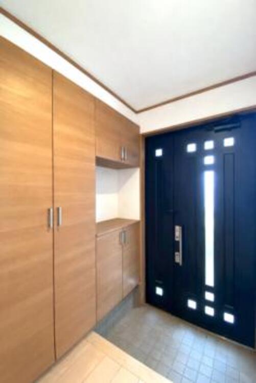 その他 雑多な玄関でなくスッキリ空間としての家の顔にできるよう設計しました。