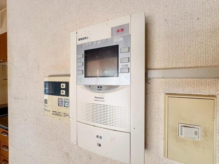 その他 誰が来てもわかる様にモニター付きインターホンを設置。