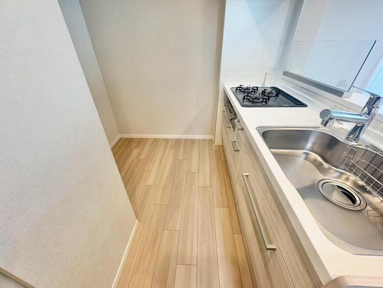 その他 開放感のあるキッチンスペース。調理をしながら、会話も弾みそうですね。