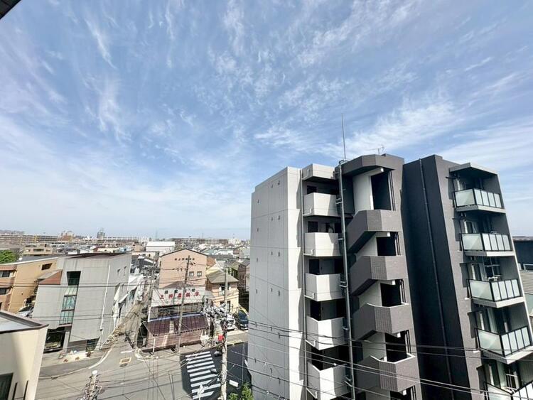 その他 眺望や窓からの景色が良いと、家で過ごす時間も快適です。