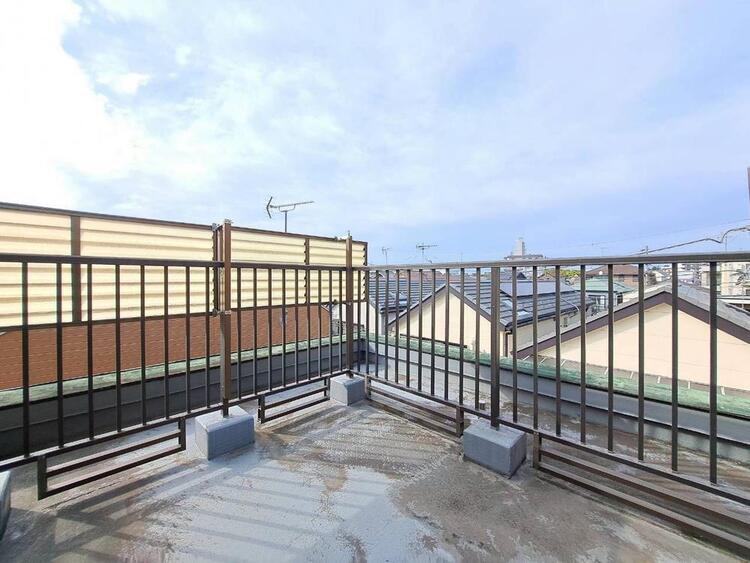 その他 朝の澄んだ空気や、夕方に吹く清々しい風を感じられるバルコニー。